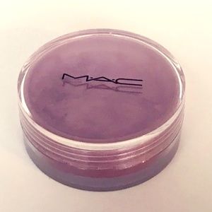 MAC Cosmetics sheer shimmer powder in Ever Opal